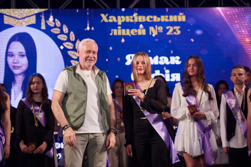 Ігор Терехов привітав із закінченням школи випускників Салтівського району - 30