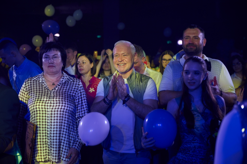 Ігор Терехов привітав із закінченням школи випускників Салтівського району - 41