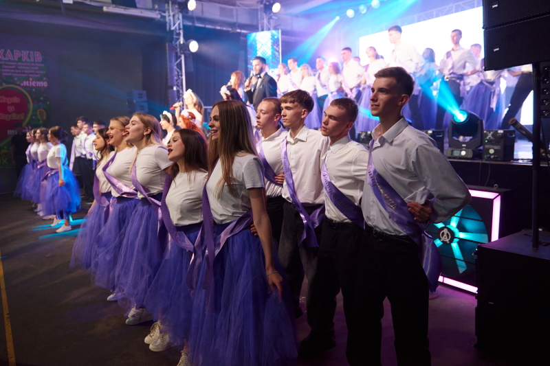 Ігор Терехов привітав із закінченням школи випускників Салтівського району - 43
