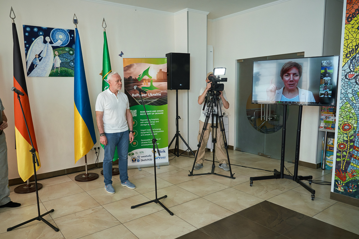 У дитячій лікарні встановили сонячну електростанцію - 6