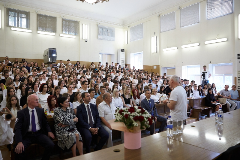 У медуніверситеті відбулася посвята в студенти - 6