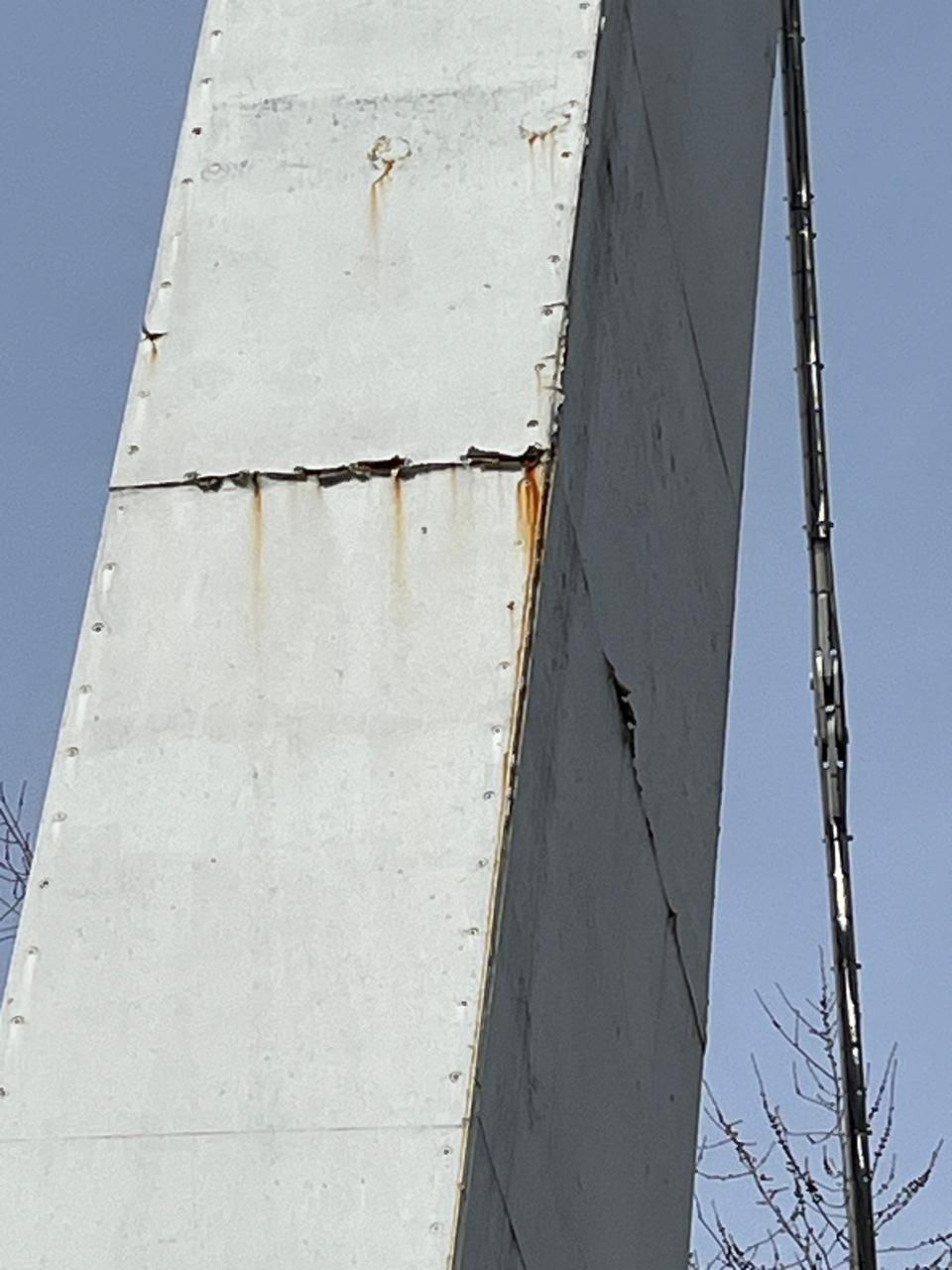 У сквері «Стрілка» відремонтують пішохідний міст 