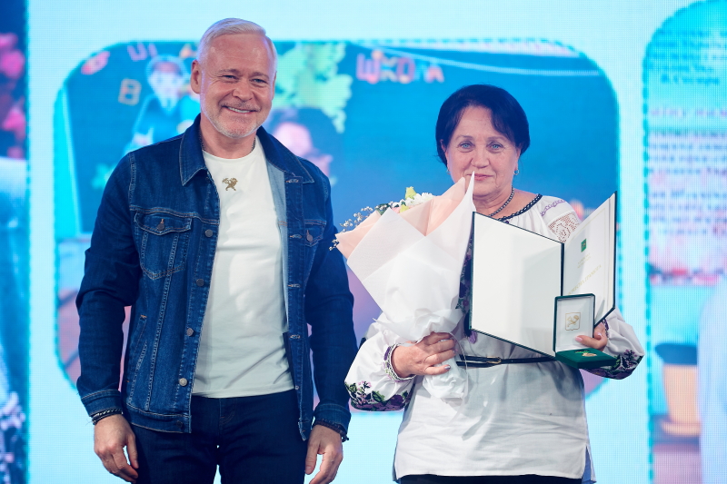 У Салтівському районі відсвяткували День учителя - 14
