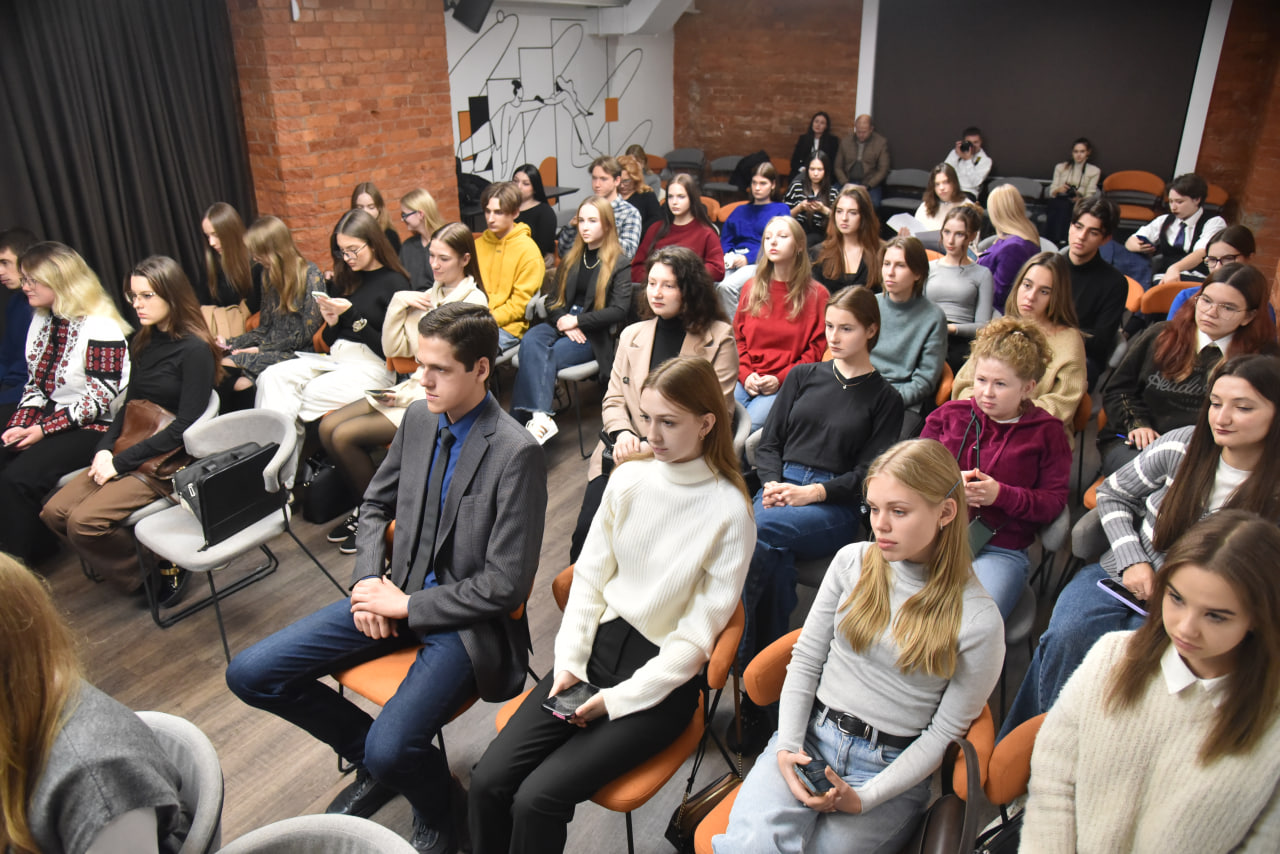 У Харкові відбулася зустріч молоді та представників міськради - 9