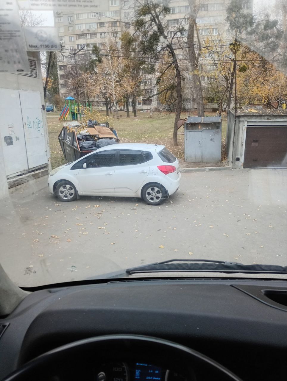 З Харкова за тиждень вивезли близько 35 тисяч кубометрів сміття