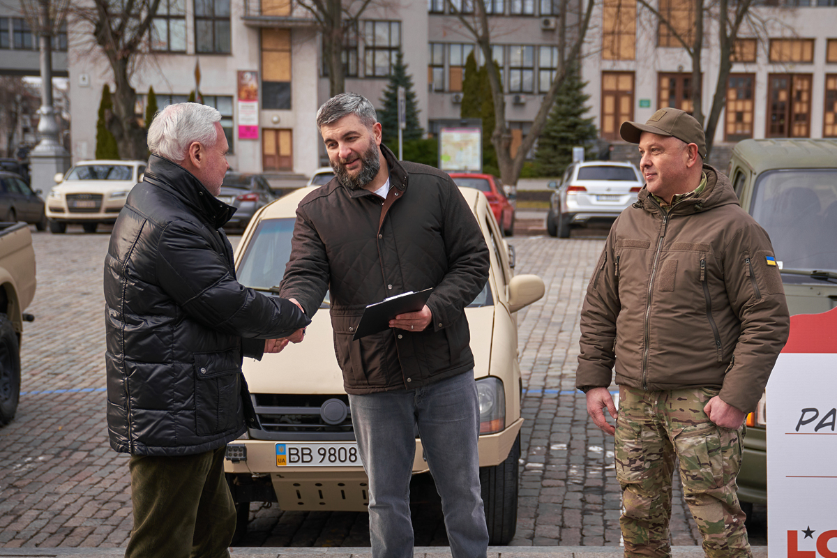 Харківський бізнес передав військовим техніку та обладнання для оборони міста - 4