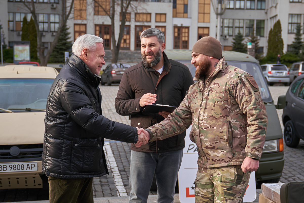 Харківський бізнес передав військовим техніку та обладнання для оборони міста - 6