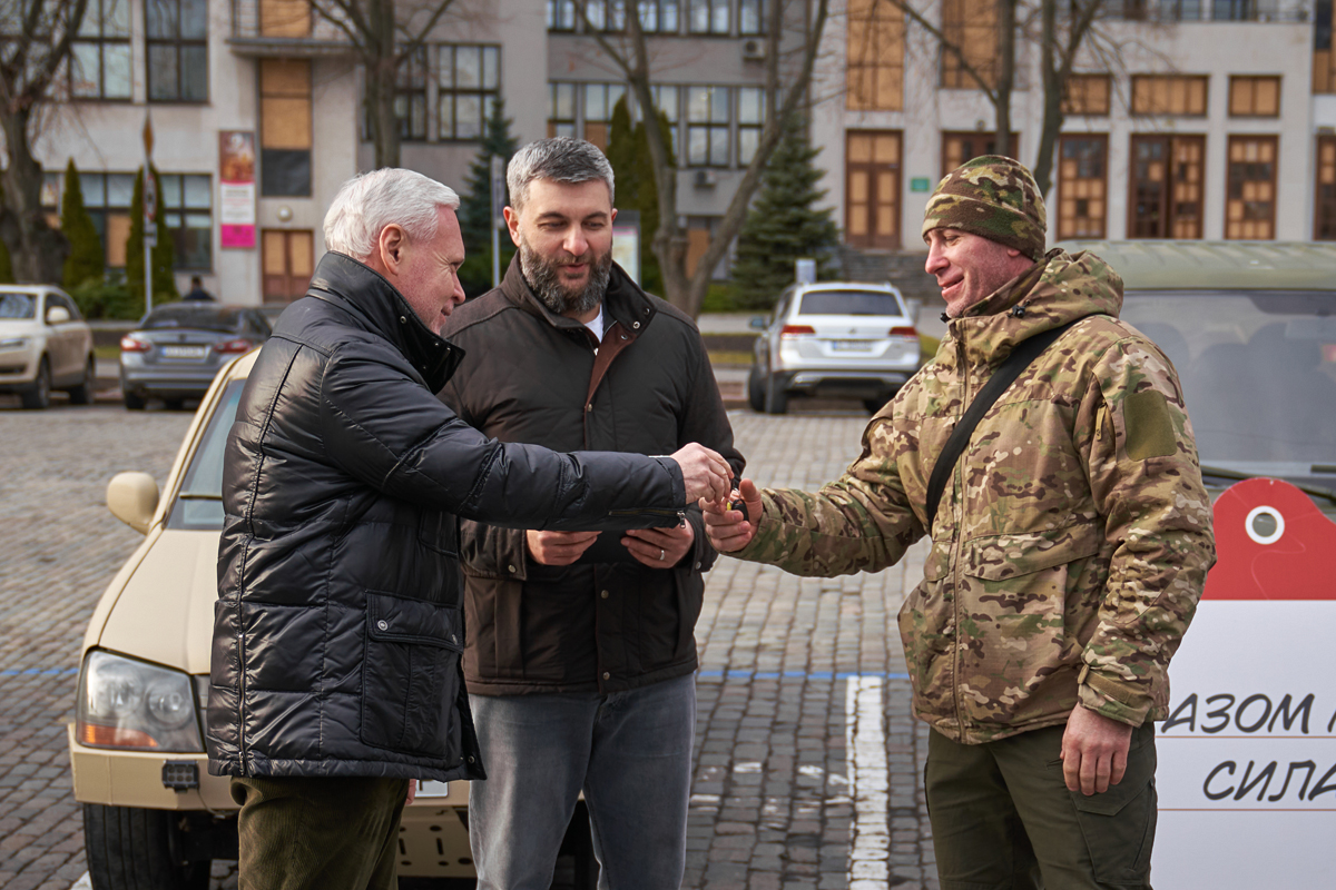 Харківський бізнес передав військовим техніку та обладнання для оборони міста - 7