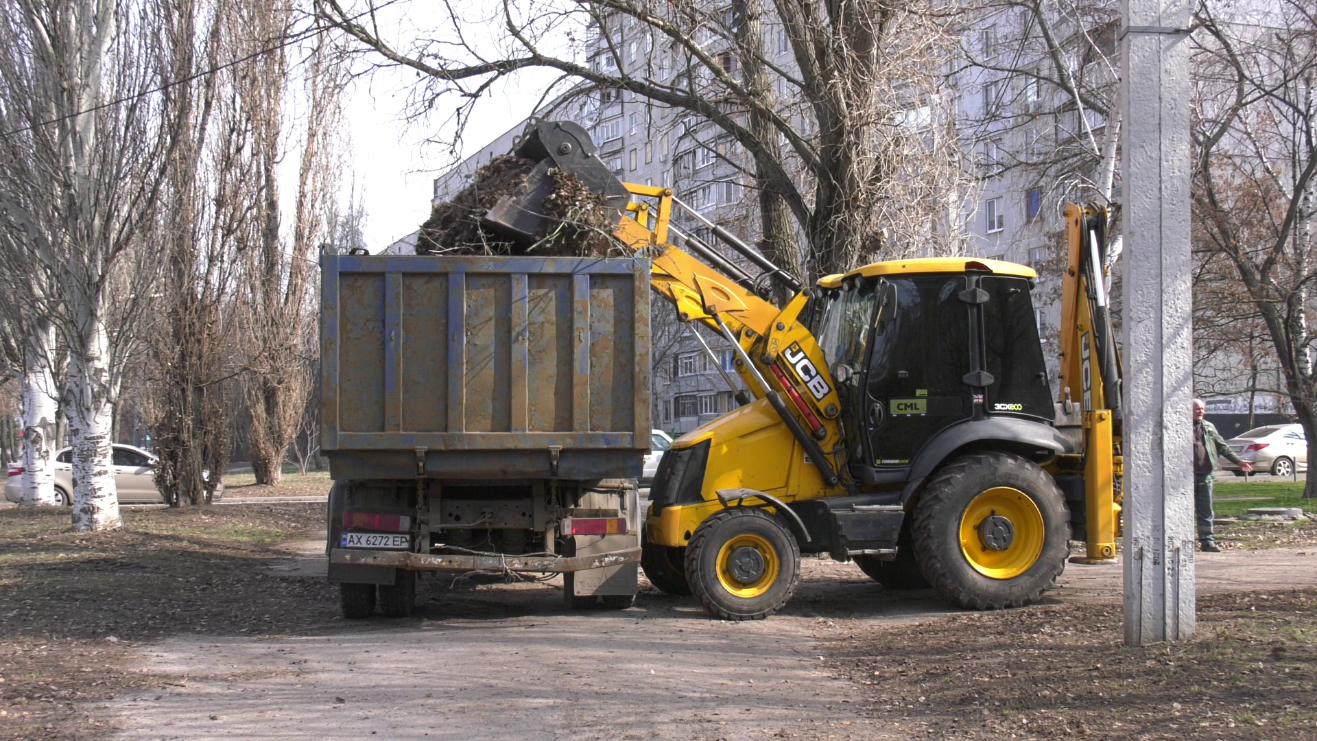 У Харкові пройшло масштабне прибирання територій