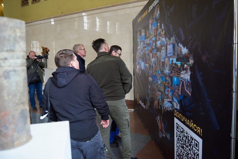 У Харкові відкрилася виставка про незламність українських міст - 4