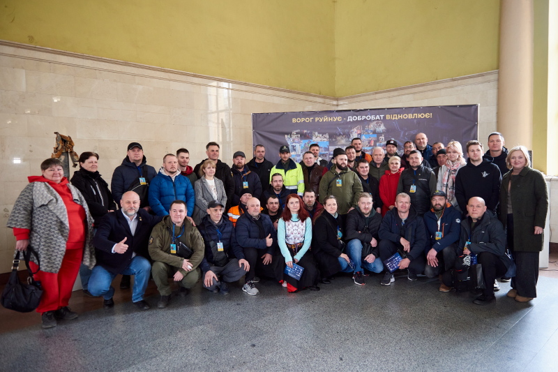 У Харкові відкрилася виставка про незламність українських міст - 16