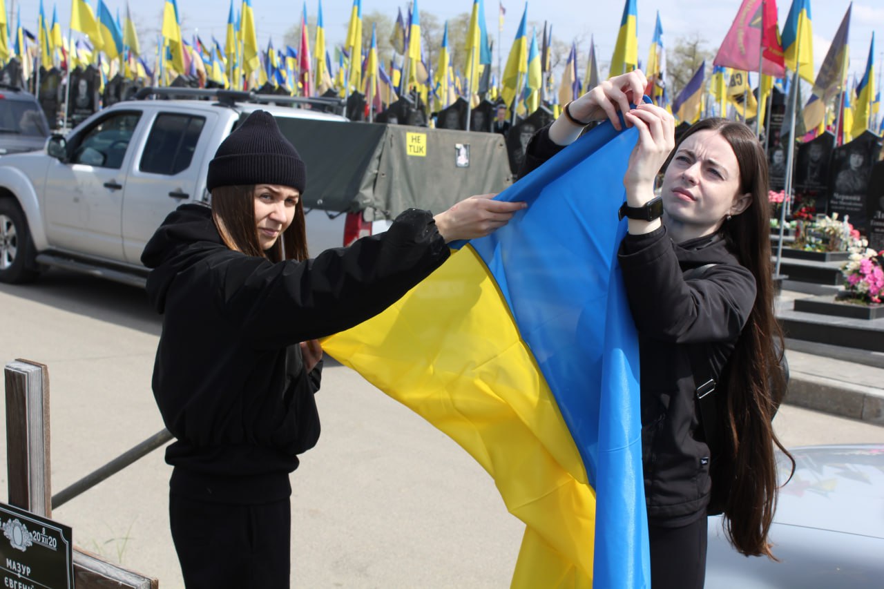 На Алеї Слави провели прибирання - 1