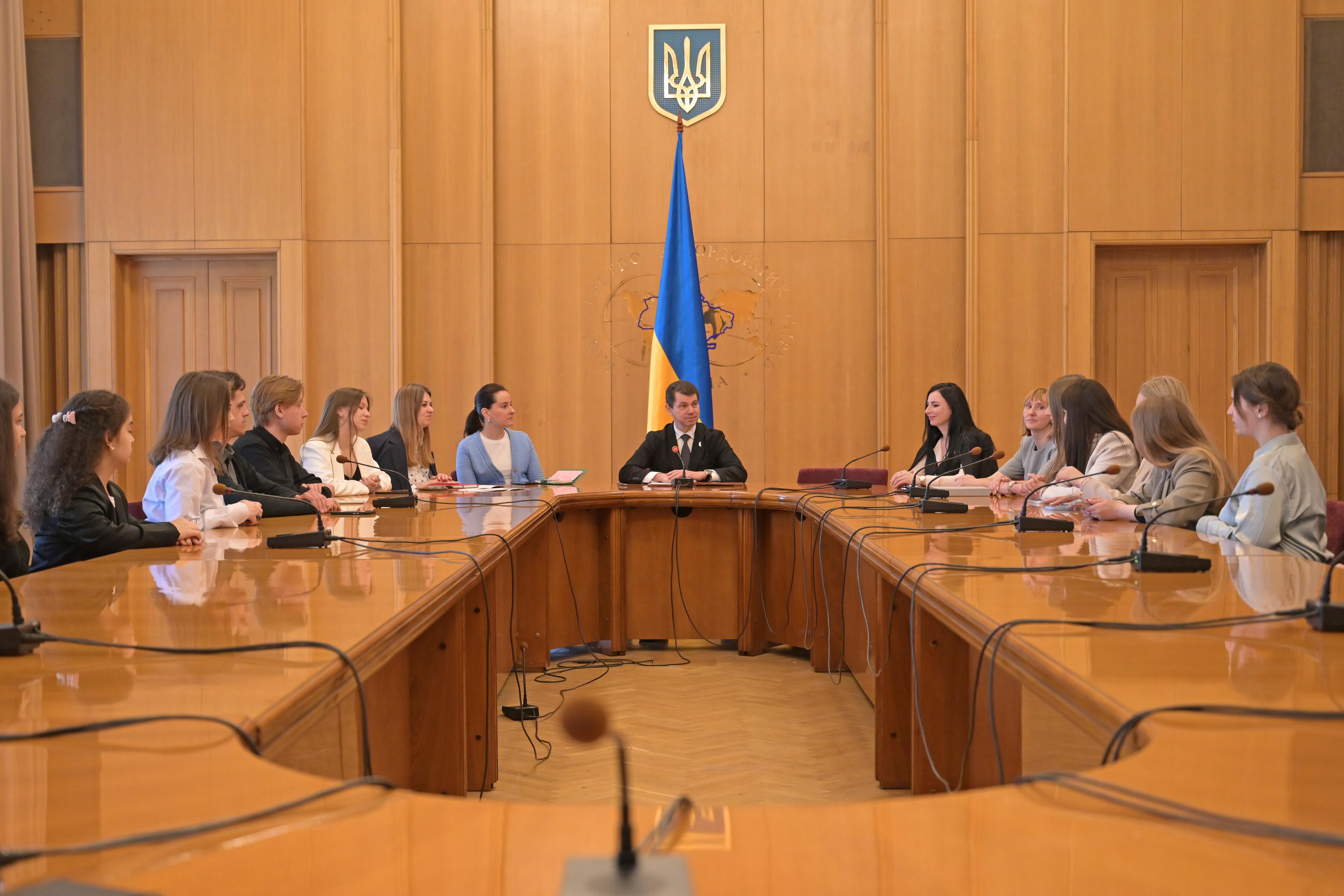 Молодь з Харкова відвідала дипломатичні установи у столиці - 9