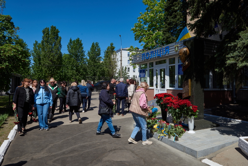 Ігор Терехов вшанував пам'ять загиблого внаслідок обстрілу поліцейського
