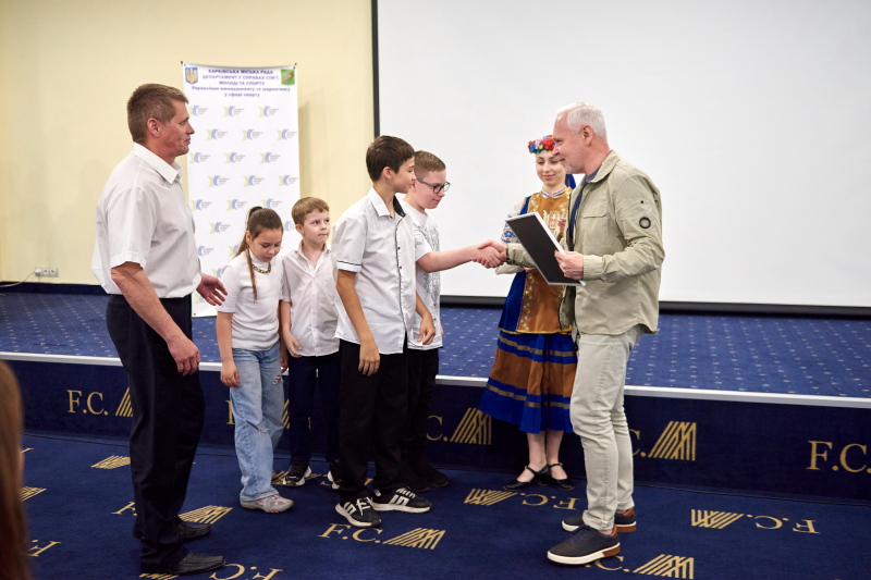 Ігор Терехов нагородив переможців спортивних шкільних ліг - 13