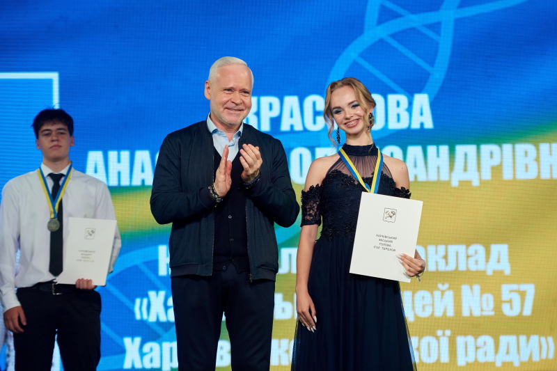 Випускники Холодногірського району відсвяткували закінчення школи - 3
