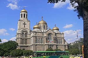 ВАРНА, Болгарія, Договір про дружбу і співробітництво між містами Харковом і Варною підписано 25 серпня 1995 р. Оновлену Угоду про продовження дружніх зв'язків і співпрацю в торгово-економічній, науково-технічній і гуманітарно-культурній сферах підписано 16 серпня 2002 р.