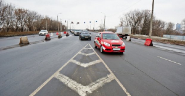 Почала працювати нова схема руху на перехресті вулиць Шевченка та Героїв Праці