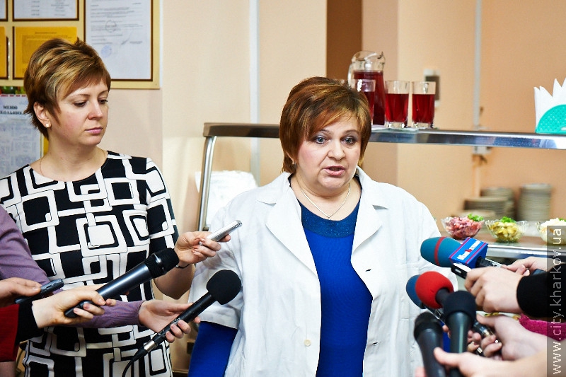 У шкільних їдальнях збільшать порції і буде більше м'ясних страв