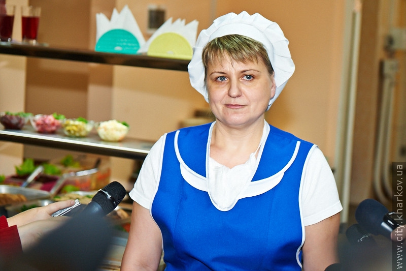 У шкільних їдальнях збільшать порції і буде більше м'ясних страв
