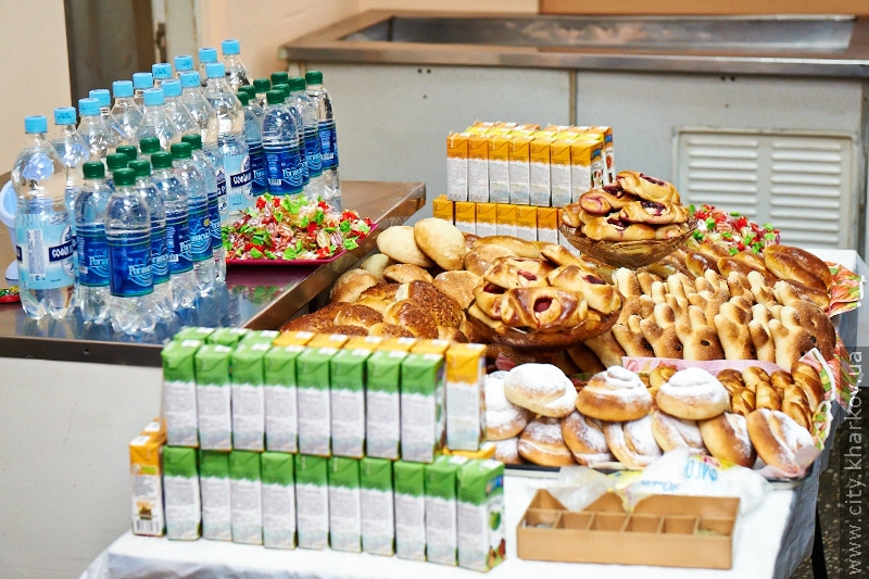 У шкільних їдальнях збільшать порції і буде більше м'ясних страв