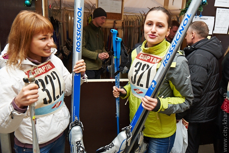 У Комінтернівському районі службовці змагалися у лижних перегонах