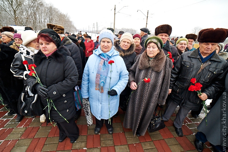 До пам'ятника загиблим червоноармійцям у Пилипівці поклали квіти