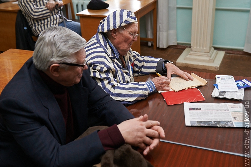 Геннадій Кернес зустрівся з колишніми в'язнями концтаборів