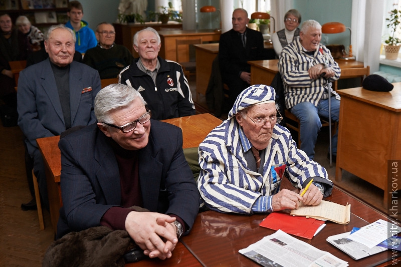 Геннадій Кернес зустрівся з колишніми в'язнями концтаборів
