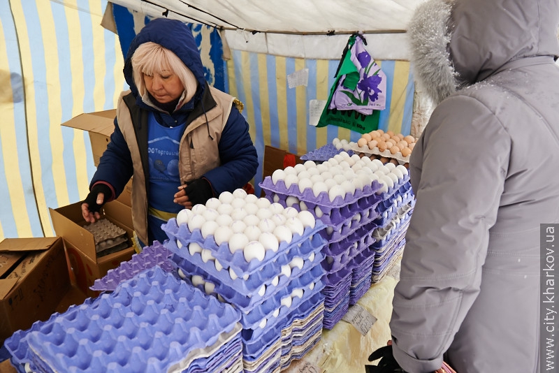 Робота ярмарку на площі Свободи продовжена до початку квітня