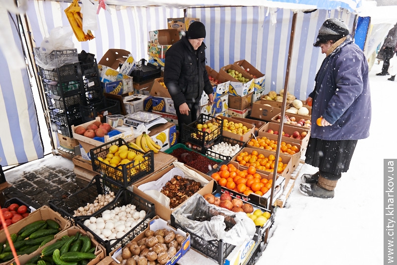 Робота ярмарку на площі Свободи продовжена до початку квітня