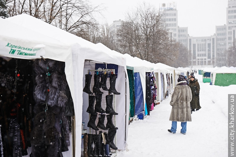 Робота ярмарку на площі Свободи продовжена до початку квітня