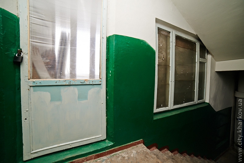 Харків'ян просять не захламляти холодні зони під'їздів