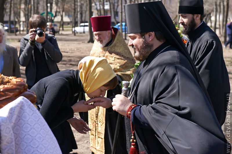 У Харкові освятили місце під майбутній храм Успіння Пресвятої Богородиці