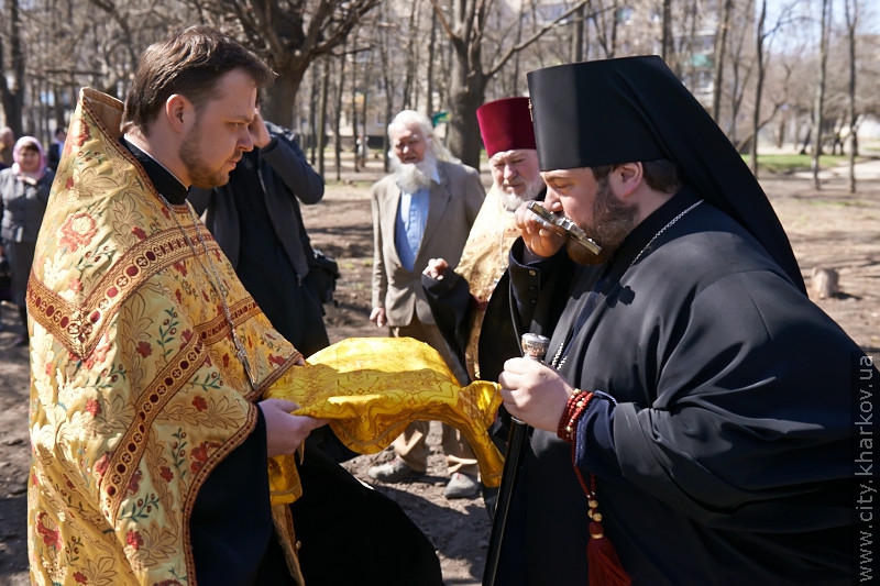 У Харкові освятили місце під майбутній храм Успіння Пресвятої Богородиці