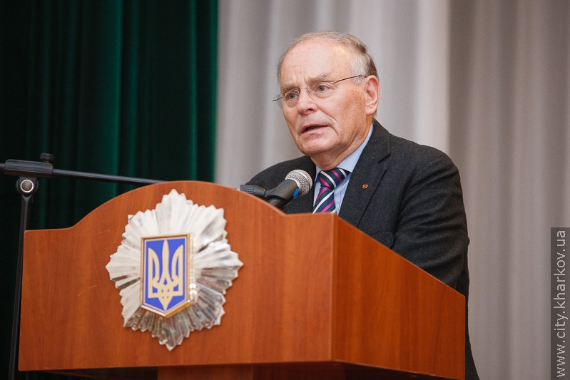 Німецький благодійний фонд допоміг 150 харківським сім'ям