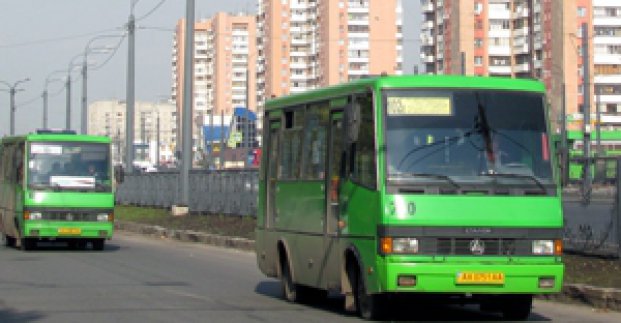 На травневі свята зміниться частина маршрутів громадського транспорту (доповнено)