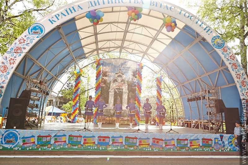 Дитяча залізниця відкрила сезон