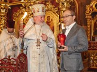Геннадій Кернес передав Благодатний вогонь харків'янам