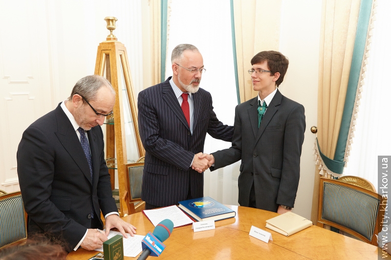 Геннадій Кернес та Дмитро Табачник привітали кращих харківських знавців історії