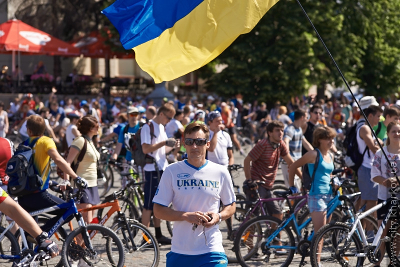 У Харкові велопарад зібрав близько 10 тисяч учасників