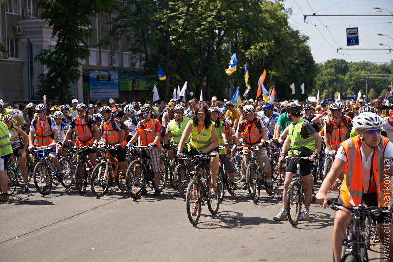 У Харкові велопарад зібрав близько 10 тисяч учасників