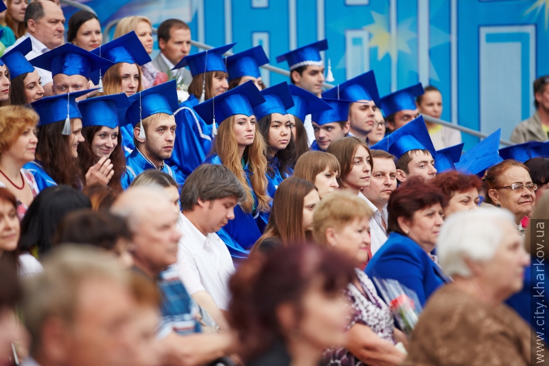 Геннадій Кернес привітав колектив Народної української академії з днем заснування