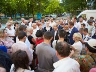 Геннадій Кернес провів зустріч з мешканцями будинків по проспекту Гагаріна