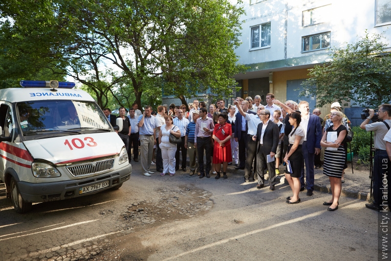 Геннадій Кернес провів зустріч з мешканцями будинків по проспекту Гагаріна