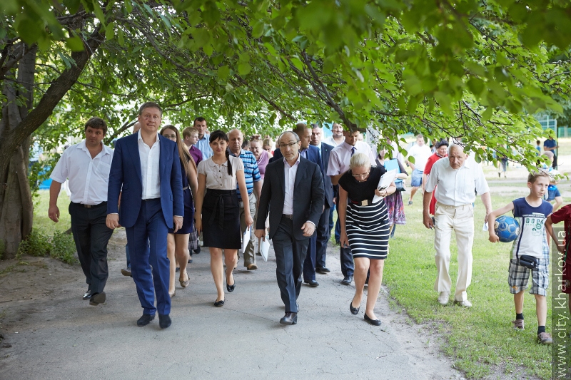 Геннадій Кернес провів зустріч з мешканцями будинків по проспекту Гагаріна