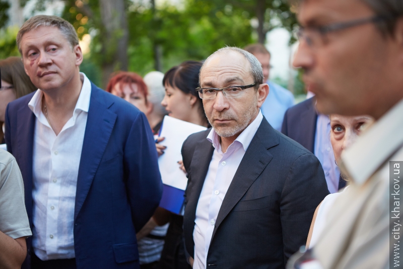 Геннадій Кернес провів зустріч з мешканцями будинків по проспекту Гагаріна