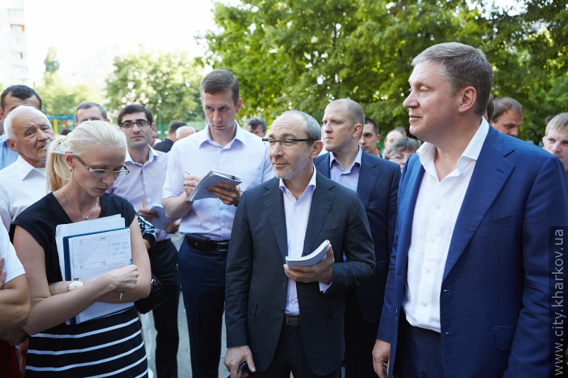 Геннадій Кернес провів зустріч з мешканцями будинків по проспекту Гагаріна