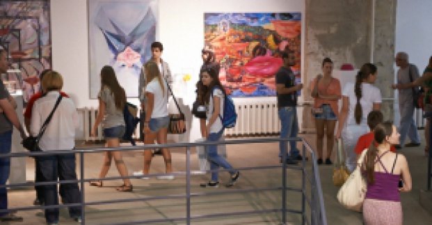 У «ЄрмиловЦентрі» відкрилася виставка про кохання «Коливання»