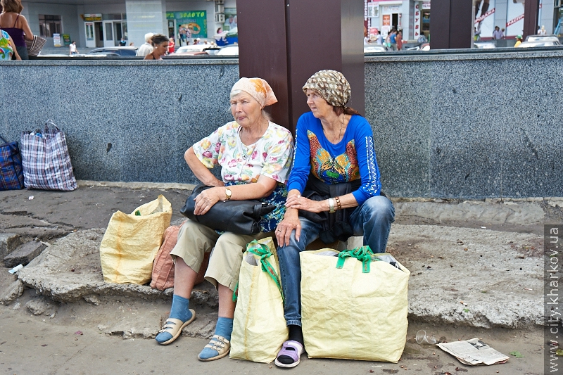 Біля Центрального ринку міліціонери влаштували побори з торговців